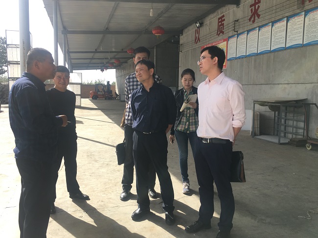 04实地走访企业.jpg